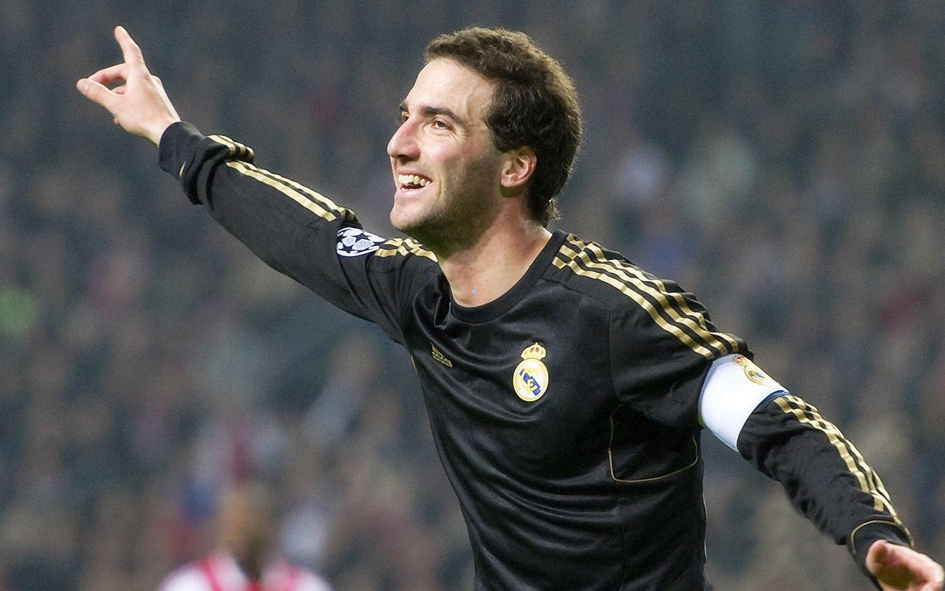 哈迪赞誉新星森萨博，他天生就是得分手，适应比赛如鱼得水